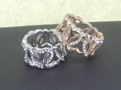 BEAUTIFUL! Ring With 1,25 Carat Simulated Diamonds Size 6; 7; 8 US