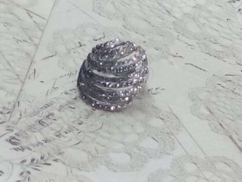 AMAZING! 1,25 Carat Simulated White Diamond And Simulated Black Diamond Ring Size 7 US