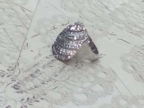 AMAZING! 1,25 Carat Simulated White Diamond And Simulated Black Diamond Ring Size 7 US