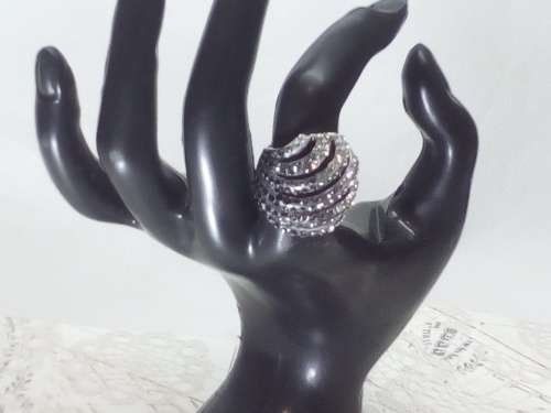 AMAZING! 1,25 Carat Simulated White Diamond And Simulated Black Diamond Ring Size 7 US
