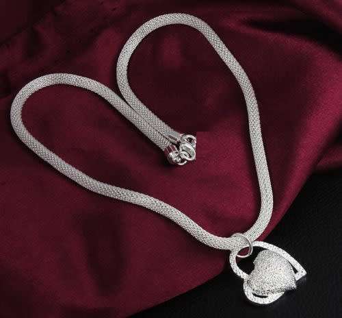 GORGEOUS! 48 cm Snake Chain Necklace With Heart Shaped Pendant