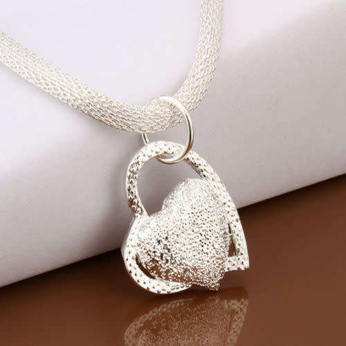 GORGEOUS! 48 cm Snake Chain Necklace With Heart Shaped Pendant