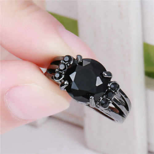 EXQUISITE! Black Gold Filled Ring With Simulated Black Diamond Size 7 US