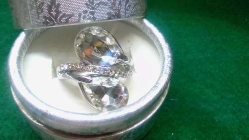 STUNNING! Ring With 2 2.00 Carrot  Simulated Diamonds Size 10 US