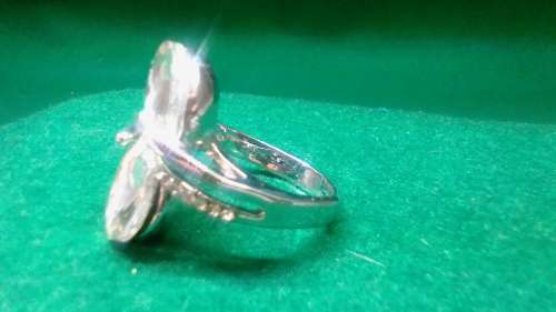 STUNNING! Ring With 2 2.00 Carrot  Simulated Diamonds Size 10 US
