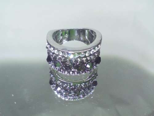 AMAZING! 1,75 Carat Simulated French Lilac Diamonds Size 7 US