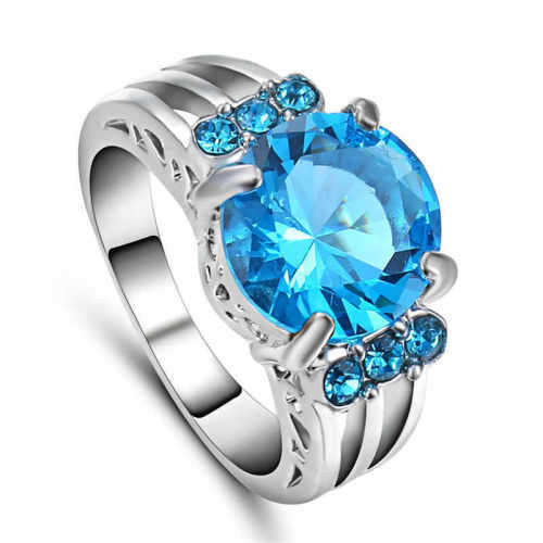 BEAUTIFUL! Ring With 7 1.00 Carat Simulated Aquamarines 8 US