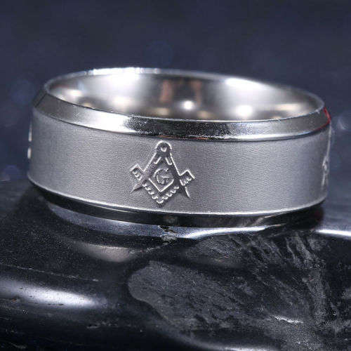 AWESOME! ! 8 mm Silver 100% Titanium "Assassin's Creed" Ring Size 6 US