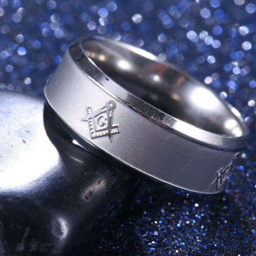 AWESOME! ! 8 mm Silver 100% Titanium "Assassin's Creed" Ring Size 6 US