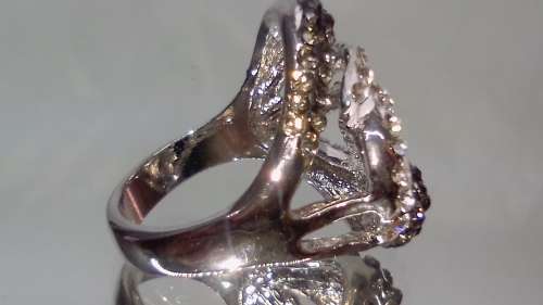 AMAZING! 0,75 Carat Simulated French Lilac, Black And White Diamonds Size 8 US