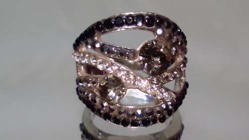 AMAZING! 0,75 Carat Simulated French Lilac, Black And White Diamonds Size 8 US