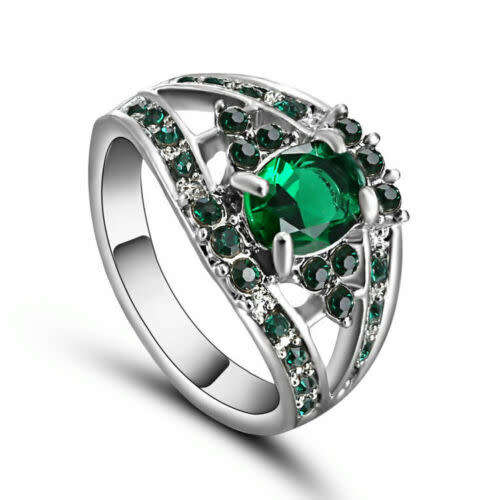 BEAUTIFUL! Ring With 31 1.00 Carat Simulated Emeralds 7 US