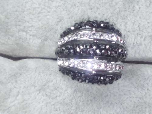 AMAZING! 1,75 Carat Simulated French Lilac Diamonds Size 7 US