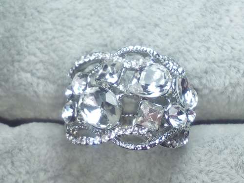 AMAZING! Ring With 1.75 Carat Simulated Diamonds Size 9 US