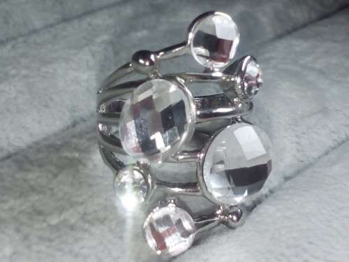 STUNNING! Ring With 2.00 Carat  Simulated Diamonds Size 8 US