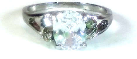 BEAUTIFUL! Ring With 3 1,25 Carat Simulated Diamonds Size 10 US/T
