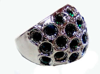 BEAUTIFUL! Ring With Simulated Emeralds *R 899* Size 7 US / N / 17