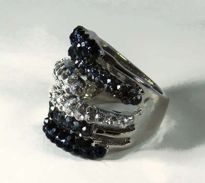 AMAZING! 1,75 Carat Simulated French Lilac Diamonds Size 8 US / P / 18