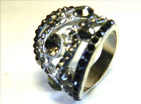 AMAZING! Ring 0,75 Carat Simulated Black & French Lilac Diamonds Size 8 US / P / 18