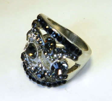 AMAZING! Ring 0,75 Carat Simulated Black & French Lilac Diamonds Size 8 US / P / 18