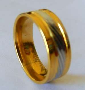 AWESOME! ! 100% Titanium Ring 8 mm Silver & Gold Size 10 US / T / 20