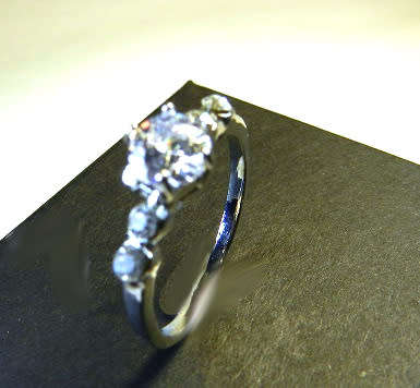 BEAUTIFUL! Ring With 1.00 Carat Simulated Diamonds 8 US / P / 18