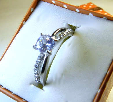 AMAZING! Infinity Ring With 1,25 Carat Hand Crafted Simulated Diamonds Size 8 US / P / 18