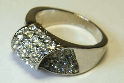 EXQUISITE!1,25 Carat Simulated Diamond Ring *R 1 599* Size 8 US / P / 18