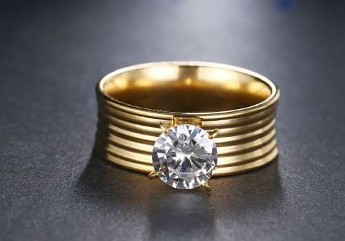 SPARKLING! 100% Titanium Princess Cut Ring With Simulated Diamond Size 8; 9; 10 US