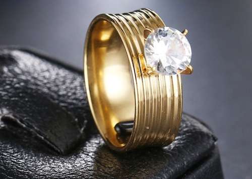 SPARKLING! 100% Titanium Princess Cut Ring With Simulated Diamond Size 8; 9; 10 US