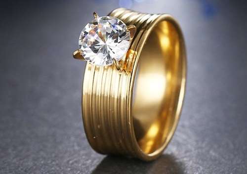 SPARKLING! 100% Titanium Princess Cut Ring With Simulated Diamond Size 8; 9; 10 US