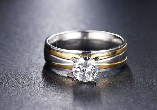 SPARKLING! 100% Pure Titanium Princess Cut Ring With Simulated Diamond *R 1099* Size 9; 10; 11 US