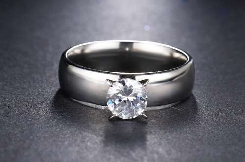 100% Pure 6 mm  Princess Cut Ring With Simulated Diamond (SILVER)**R 999** Size 8; 10 US