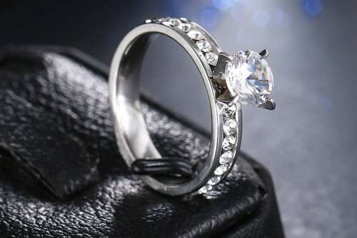 Titanium 4 mm  Princess Cut Ring With Simulated Diamonds (SILVER)**R 999** Size 9 US