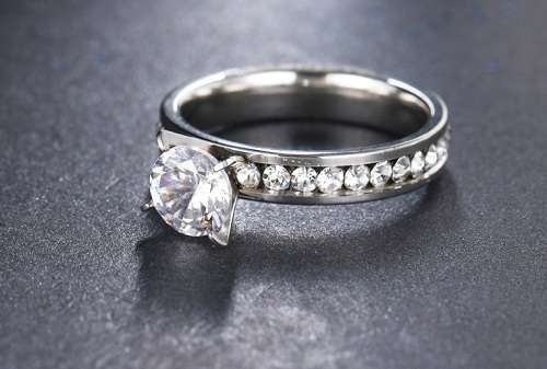 Titanium 4 mm  Princess Cut Ring With Simulated Diamonds (SILVER)**R 999** Size 9 US