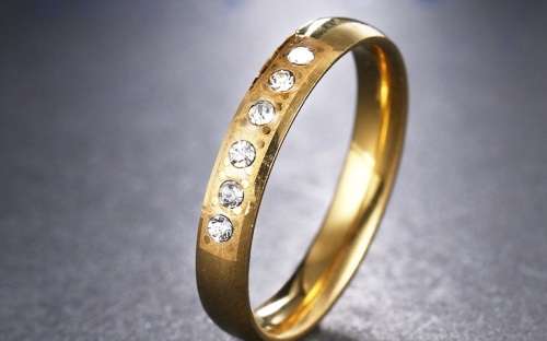 Titanium Ring With Simulated Diamonds 4 mm **R 699**  Size 11 US