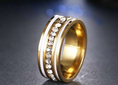 RETAIL PRICE:R1 799(NEVER FADE) Titanium Ring 8 mm Size 10 US (WHITE AND GOLD ONLY)