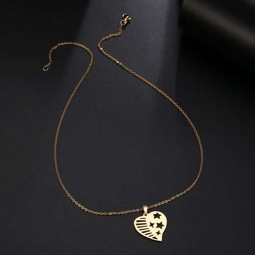 Titanium "American Flag Of US Heart" Necklace 45 cm **R 699** (SILVER)