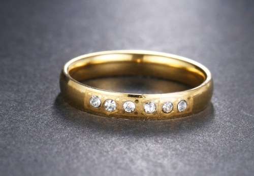 Titanium Ring With Simulated Diamonds (Gold) 8 mm **R 999**  Size 8; 11 US