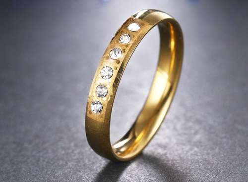 Titanium Ring With Simulated Diamonds (Gold) 8 mm **R 999**  Size 8; 11 US