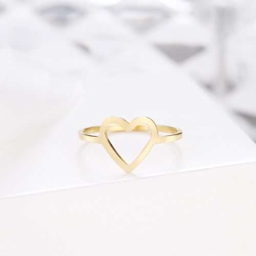 Titanium Heart Ring Size 9; 10 US *R 599* (SILVER)