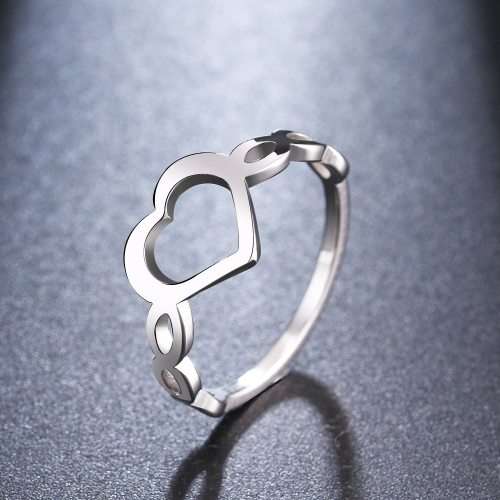 RETAIL PRICE:  R 899 Titanium Heartbeat Heart Ring Size 9  US (SILVER)