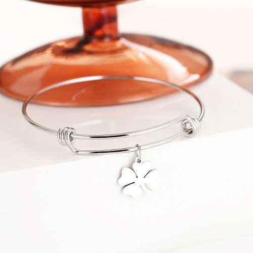 RETAIL PRICE: R 999 Adjustable Titanium 4-Leaf Clover Bracelet (SILVER)