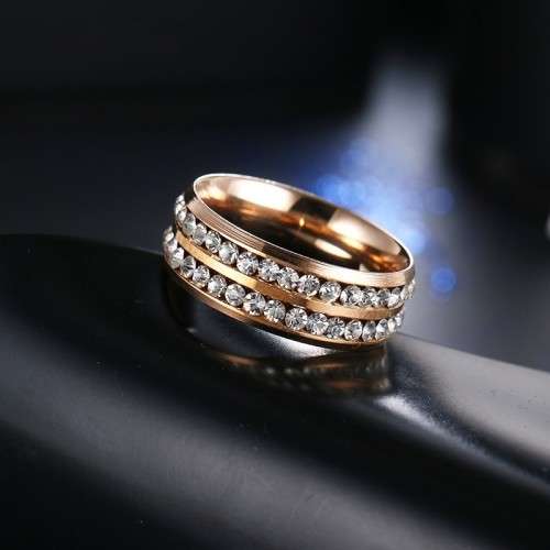 RETAIL PRICE: R 1 899 Titanium (NEVER FADE) Ring With Simulated Diamonds Size 10 US (ROSE GOLD ONLY)