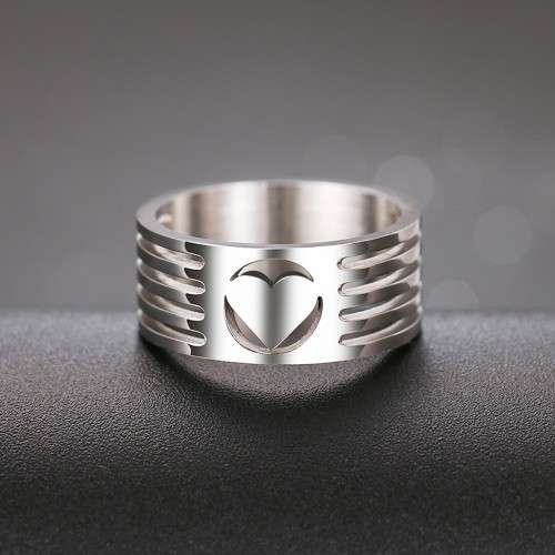 RETAIL PRICE: R 999 Titanium Heart Ring Size 8 US (SILVER ONLY)