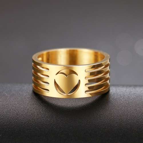 RETAIL PRICE: R 999 Titanium Heart Ring Size 8 US (SILVER ONLY)