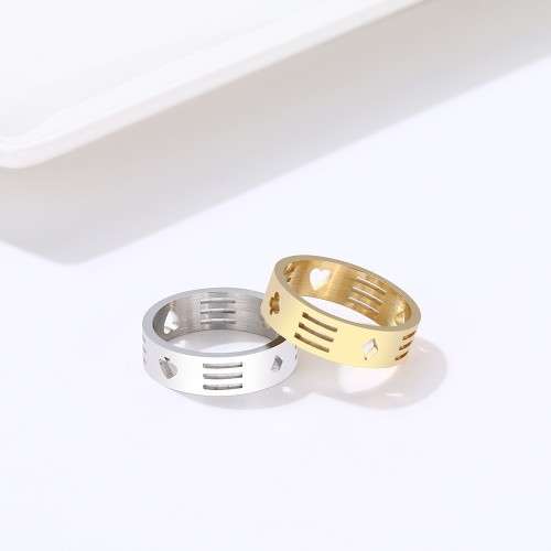 RETAIL PRICE:R 999 (NEVER FADE) Titanium Heart Ring Size 8 US (SILVER ONLY)