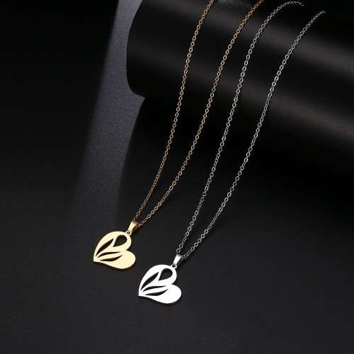 RETAIL PRICE:R 999 (NEVER FADE) Titanium Heart Necklace 45 cm (SILVER ONLY)