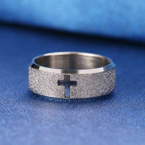 RETAIL PRICE: R 999 (NEVER FADE) Titanium "Cross" Ring Size 8 US (GOLD ONLY)