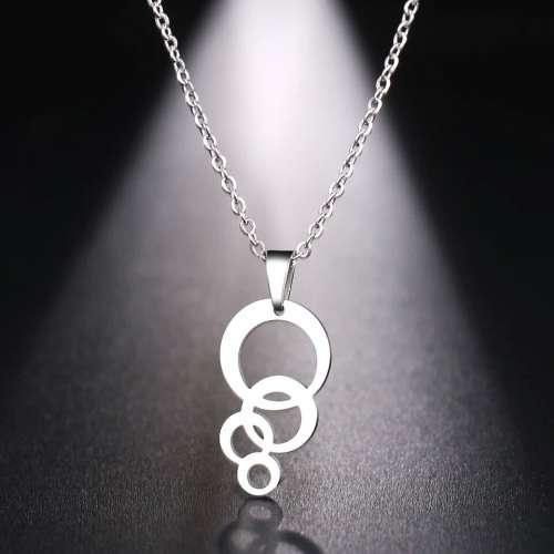 RETAIL PRICE:R 999 (NEVER FADE) Titanium "Circles" Necklace 45 cm (SILVER ONLY)